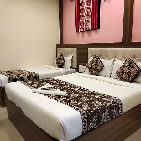Hotel Golden Galaxy Mumbai Exterior foto